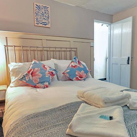 Bay Tree Cottage, Sleeps 7 Close To The Marina Burnham-on-Crouch Esterno foto