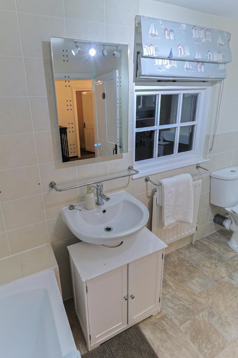 Bay Tree Cottage, Sleeps 7 Close To The Marina Burnham-on-Crouch Esterno foto